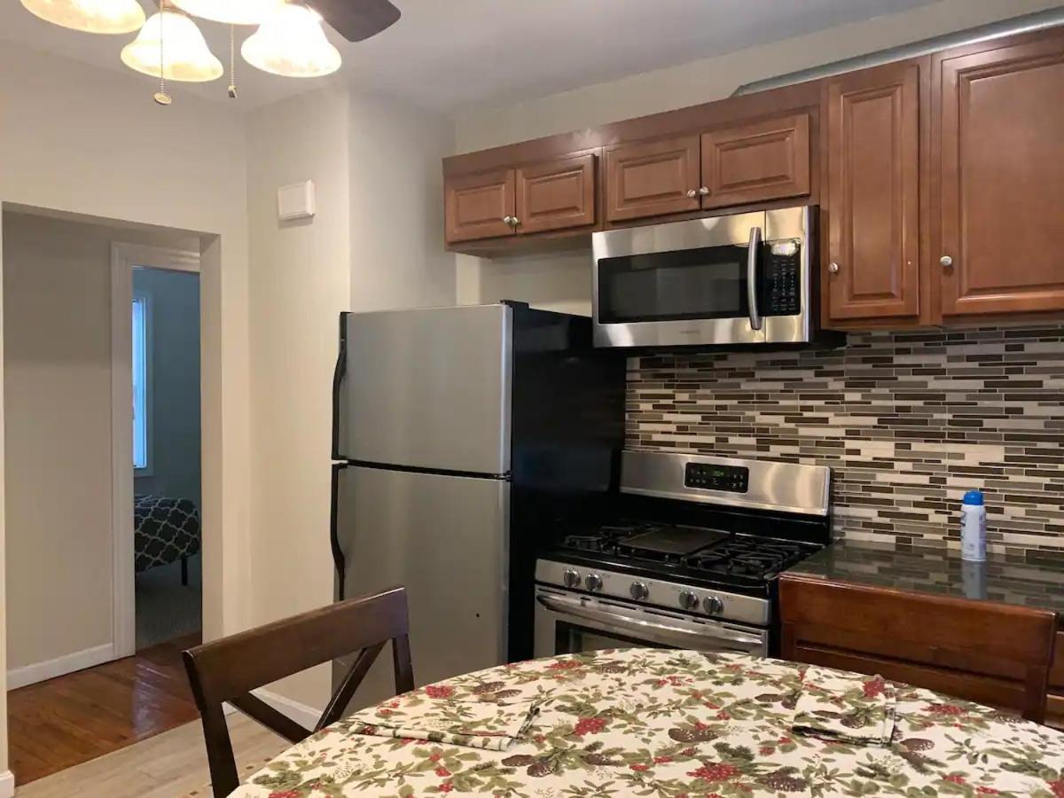 Charming Urban Apartment Getaway Провиденс Экстерьер фото